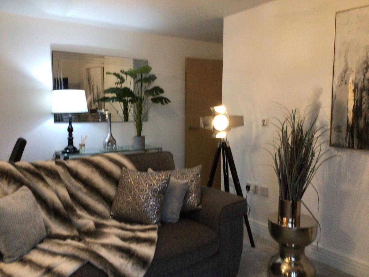 Luxurious River View Apartment With Terrace وورسيستير المظهر الخارجي الصورة