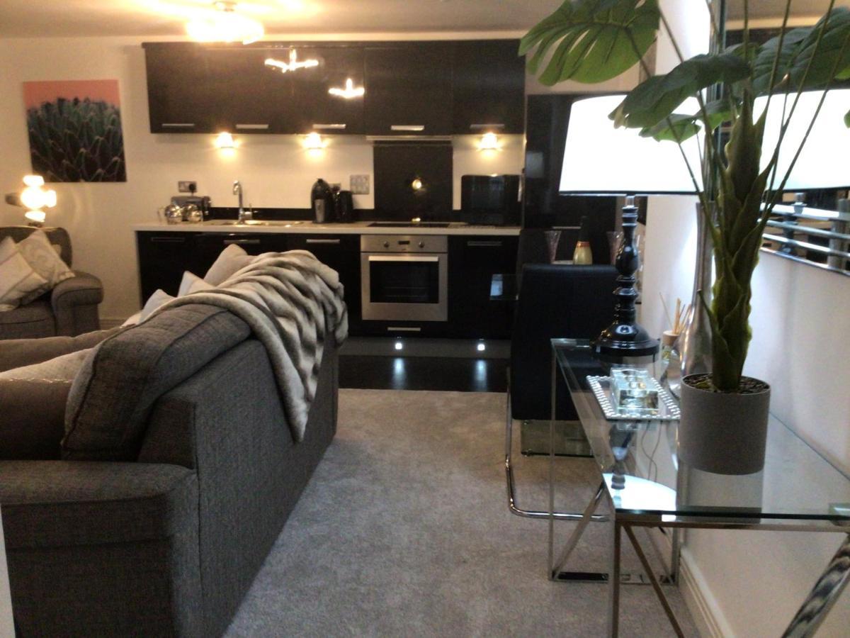 Luxurious River View Apartment With Terrace وورسيستير المظهر الخارجي الصورة