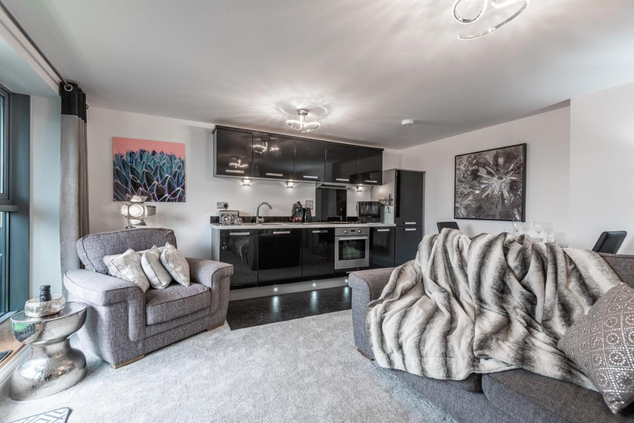 Luxurious River View Apartment With Terrace وورسيستير المظهر الخارجي الصورة