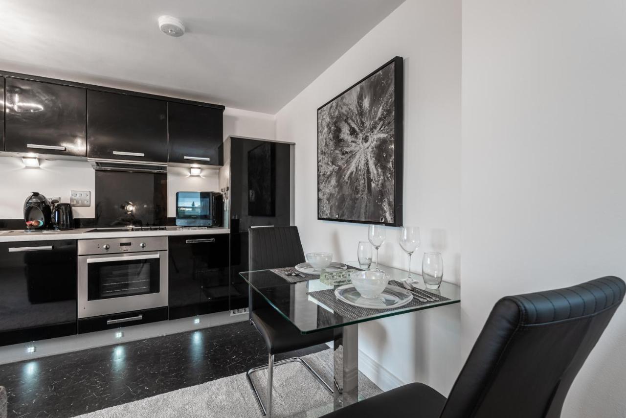 Luxurious River View Apartment With Terrace وورسيستير المظهر الخارجي الصورة